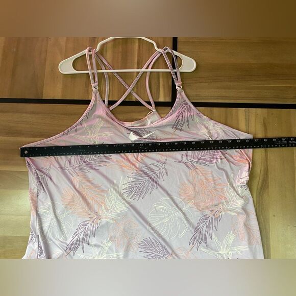 New with tags Nike top - Picture 4 of 8